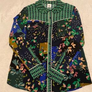 Cabi Woman’s Button Front Shirt Medium